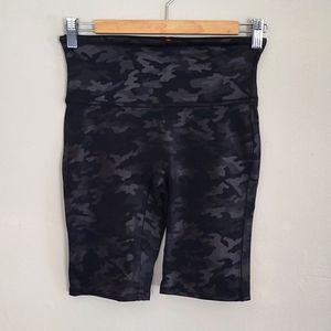 SPANX NWOT Black Camo Faux Leather Biker Shorts M